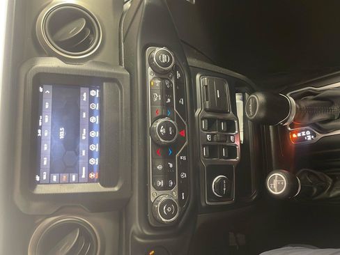 Used 2023 Jeep Gladiator Sport AWD/4WD image 18
