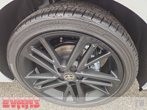 New 2026 Toyota Camry Hybrid w/ Multimedia Upgrade Package image 26