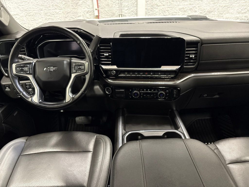 Used 2025 Chevrolet Silverado 3500 LTZ w/ LTZ Plus Package AWD/4WD image 14