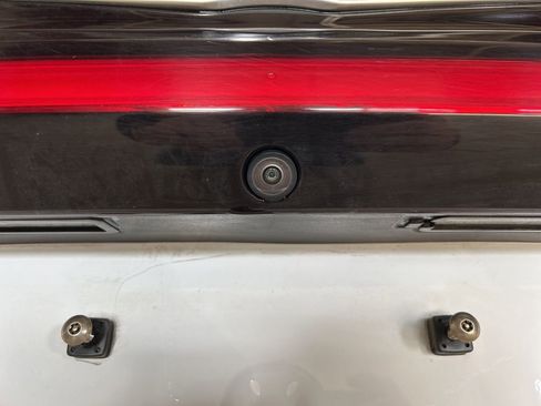 Used 2024 Chrysler Pacifica Touring-L image 11