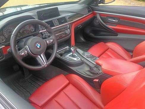 Used 2015 BMW M4 Convertible RWD image 23