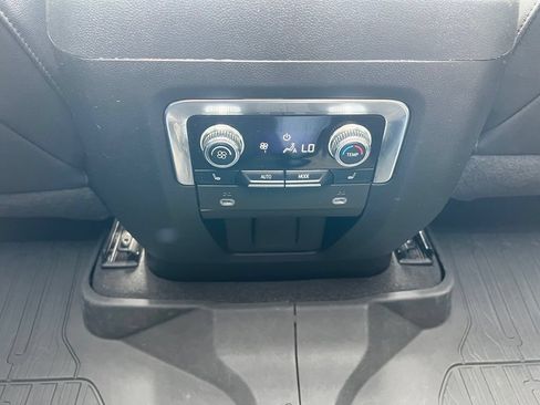 Used 2023 GMC Yukon AT4 w/ AT4 Premium Package AWD/4WD image 25