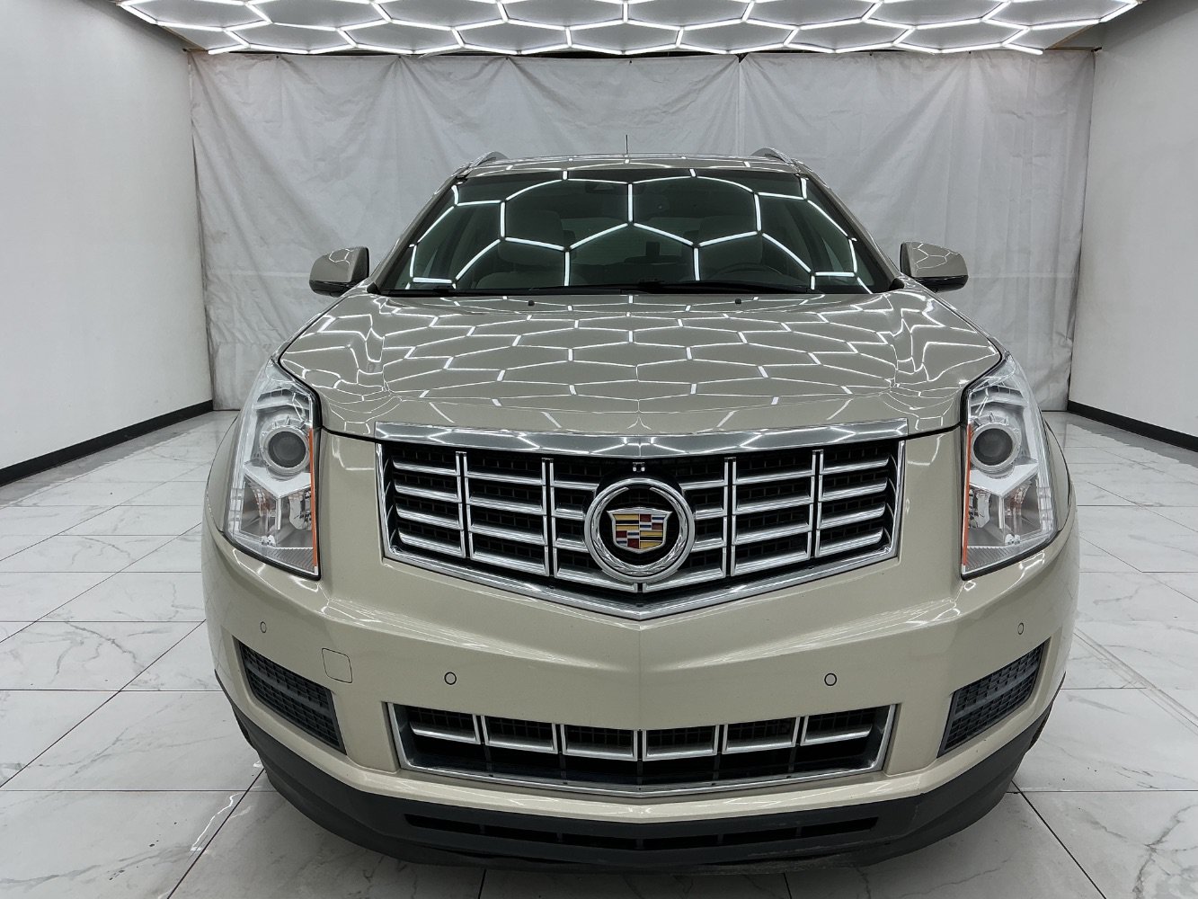 Used 2014 Cadillac SRX Luxury w/ Driver Awareness Package FWD image 5