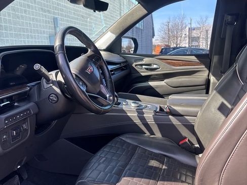 Used 2022 Cadillac Escalade ESV Premium Luxury Platinum image 5