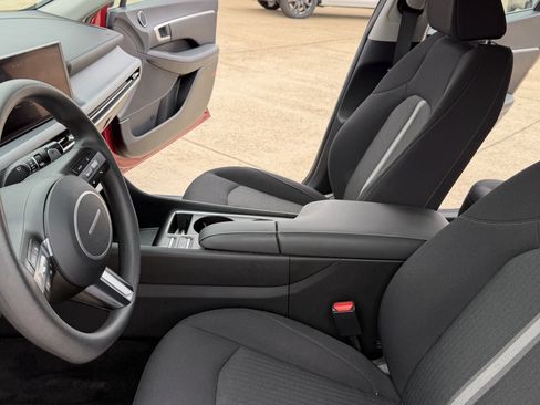 Used 2025 Hyundai Sonata SEL FWD image 14