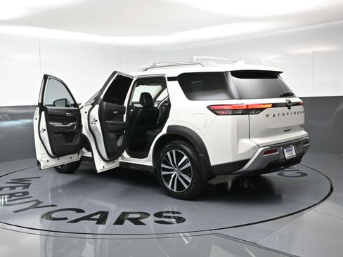 Used 2023 Nissan Pathfinder Platinum AWD/4WD image 29