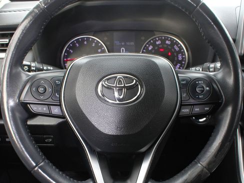 Used 2019 Toyota RAV4 XLE Premium image 23