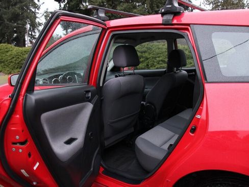 Used 2004 Toyota Matrix XR image 14