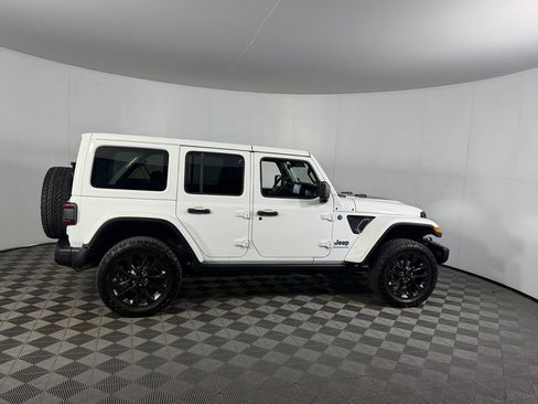Used 2025 Jeep Wrangler Unlimited Sahara AWD/4WD image 7