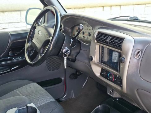 Used 2003 Ford Ranger XL RWD image 12