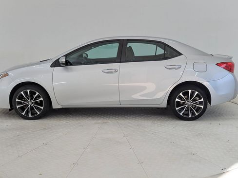 Used 2019 Toyota Corolla SE image 2
