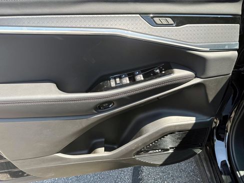 New 2025 Jeep Wagoneer S Limited image 10