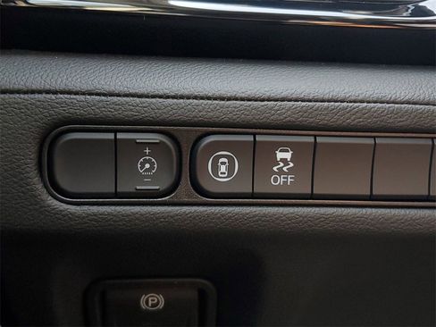 Certified 2025 Acura MDX FWD image 32