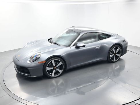 Certified 2025 Porsche 911 Carrera RWD image 33