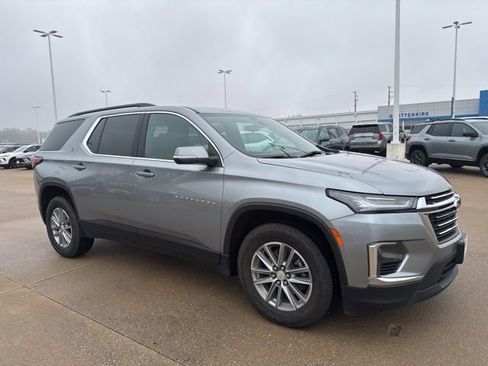 Used 2023 Chevrolet Traverse LT w/ LPO, Floor Liner Package image 1