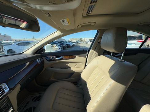 Used 2013 Mercedes-Benz CLS 550 image 16