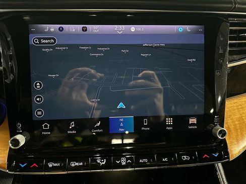 Used 2022 Jeep Grand Wagoneer Series III AWD/4WD image 12