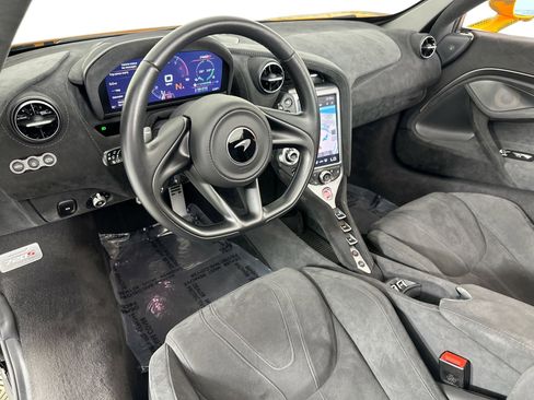 Used 2020 McLaren 720S Spider image 10