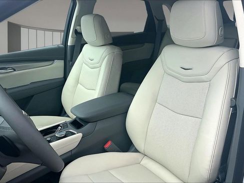 New 2026 Cadillac XT5 Premium Luxury w/ Driver Assist Package FWD image 9