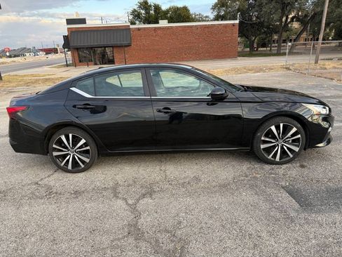 Used 2021 Nissan Altima 2.5 SR FWD image 5