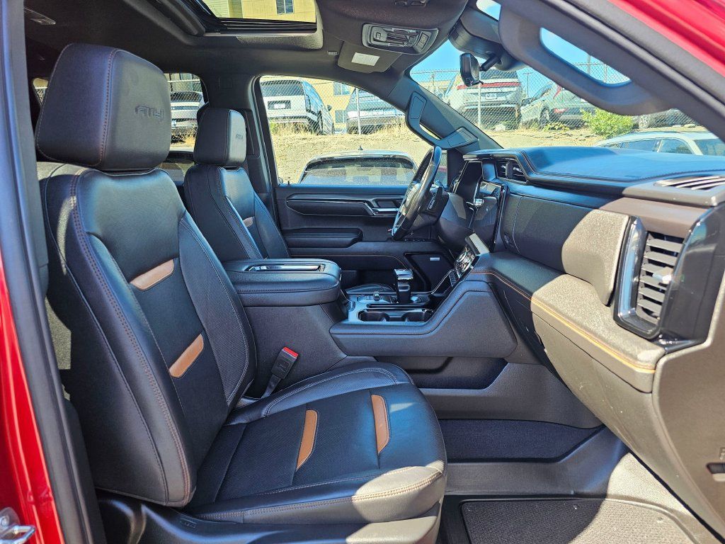 Used 2022 GMC Sierra 1500 AT4 w/ AT4 Premium Package AWD/4WD image 11