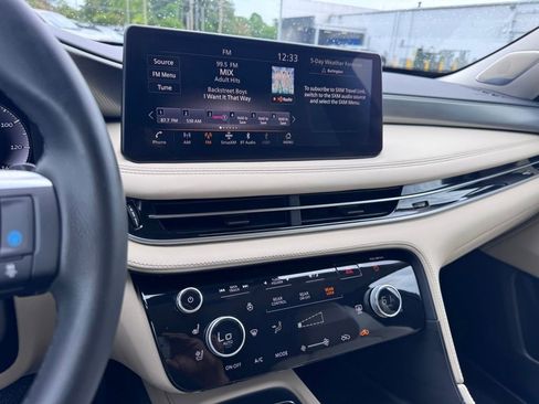 Used 2023 INFINITI QX60 Luxe w/ Performance Audio Package FWD image 36