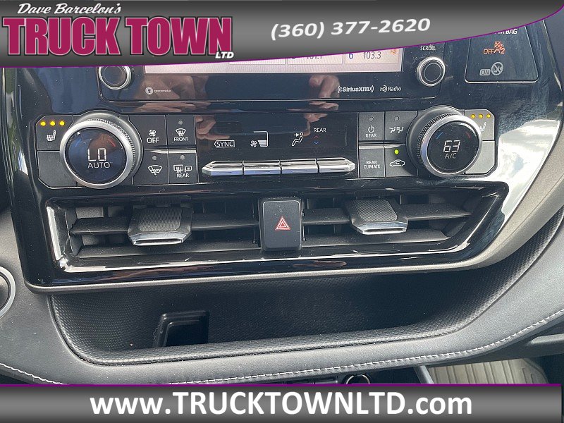 Used 2021 Toyota Highlander XLE AWD/4WD image 29
