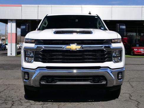 Used 2025 Chevrolet Silverado 2500 LT w/ Convenience Package AWD/4WD image 5