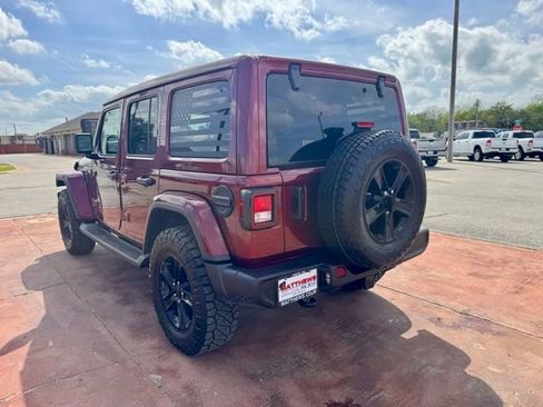 Used 2021 Jeep Wrangler Unlimited Sahara AWD/4WD image 7