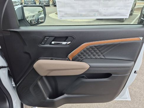 New 2026 GMC Canyon Denali image 13