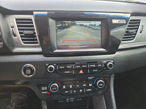 Used 2019 Kia Niro LX image 7
