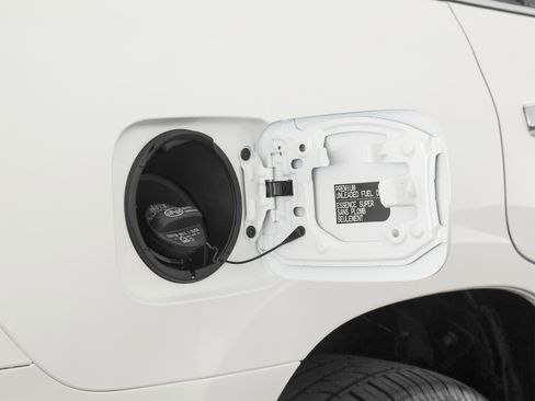 Used 2021 Lexus LX 570 4WD w/ Luxury Package image 64