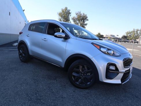 Used 2020 Kia Sportage S image 5
