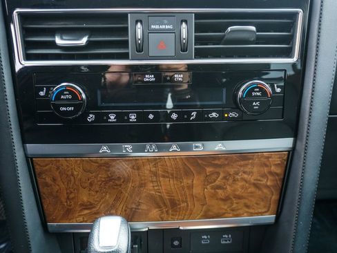 Used 2024 Nissan Armada SL image 26