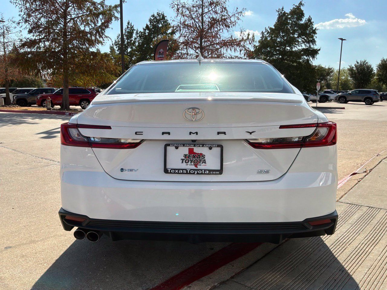 Used 2026 Toyota Camry SE FWD image 7