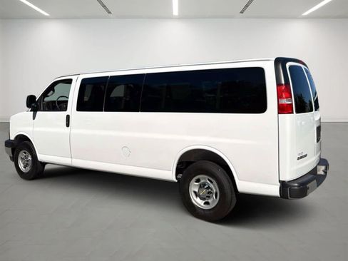 Used 2025 Chevrolet Express 3500 LT w/ LT Preferred Equipment Group RWD image 3