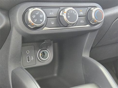 New 2025 Nissan Kicks Play S image 17