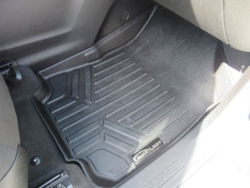 Used 2019 Chevrolet Equinox LS w/ LS Convenience Package FWD image 30