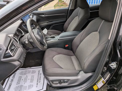 Used 2021 Toyota Camry LE FWD image 19