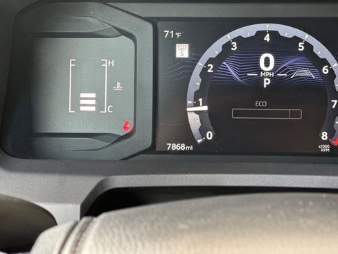 Certified 2025 Toyota Tacoma SR5 AWD/4WD image 24