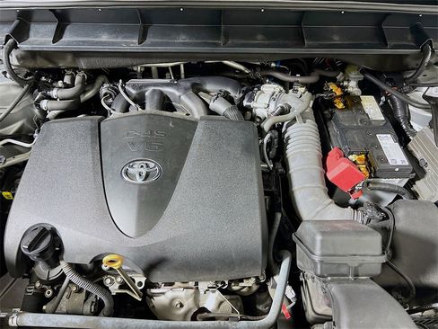 Certified 2021 Toyota Highlander XLE image 29