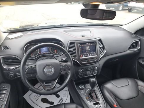 Used 2019 Jeep Cherokee Trailhawk w/ Cold Weather Group AWD/4WD image 22