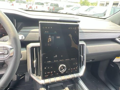 New 2025 GMC Acadia Elevation image 15