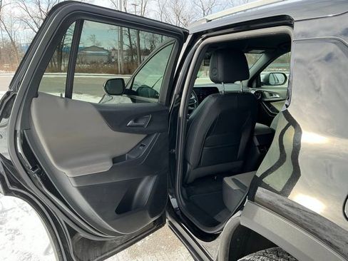 Used 2025 Chevrolet Equinox LT w/ Convenience Package II image 18