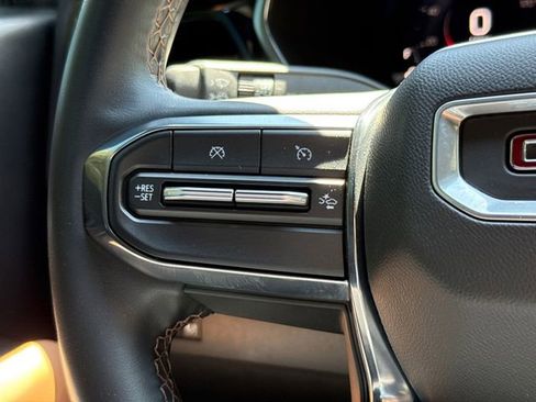 Used 2024 GMC Canyon AT4 w/ Technology Package image 28