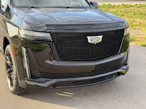 Used 2022 Cadillac Escalade Sport Platinum AWD/4WD image 5