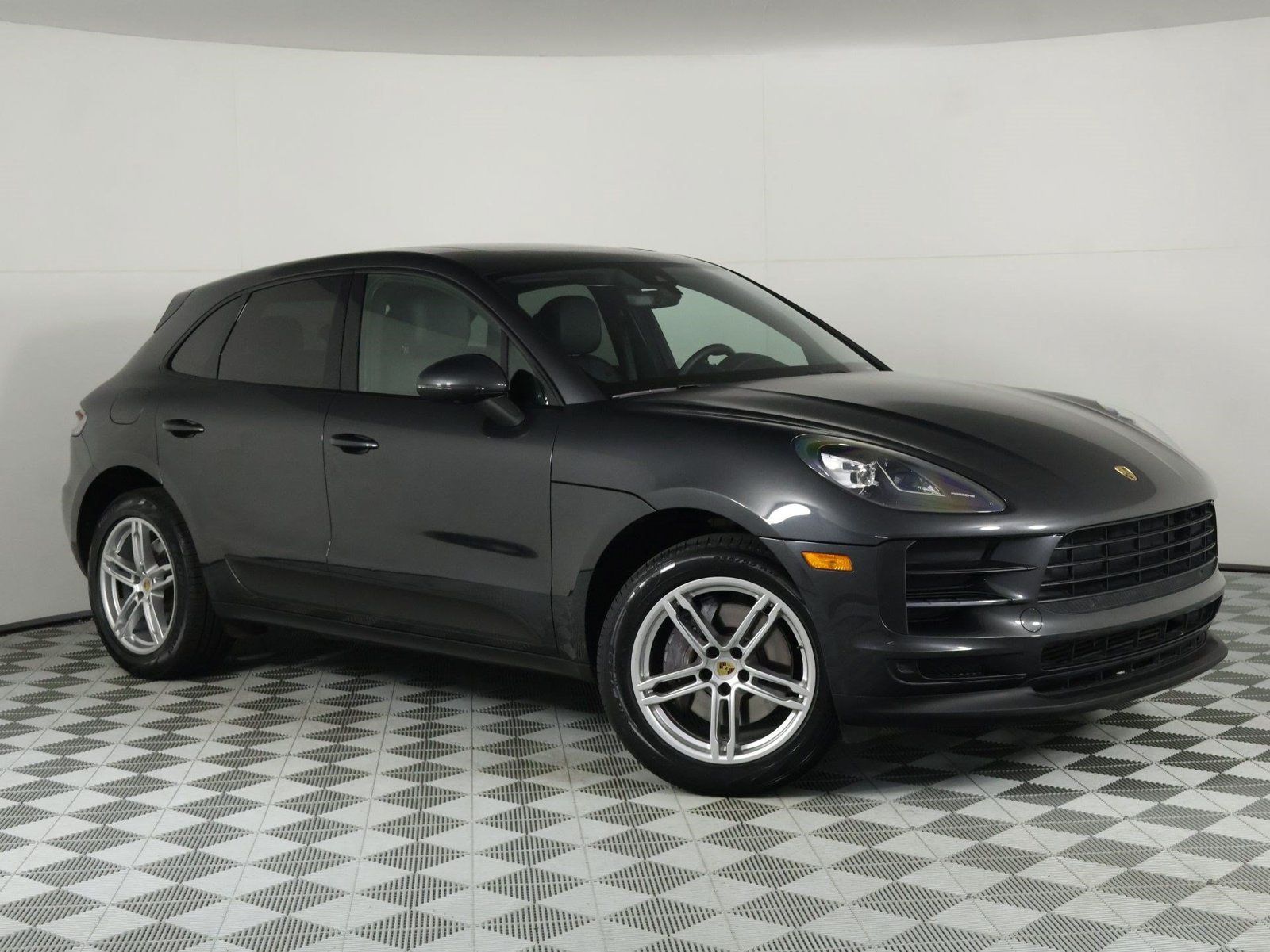 Certified 2021 Porsche Macan AWD/4WD image 9