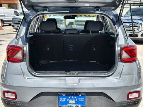 Used 2022 Hyundai Venue SE FWD image 22