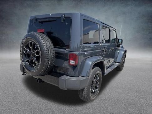 Used 2018 Jeep Wrangler Unlimited Sahara AWD/4WD image 7