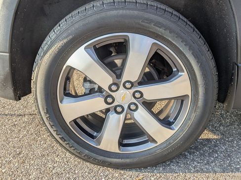 Used 2020 Chevrolet Traverse LT w/ LT Premium Package AWD/4WD image 10